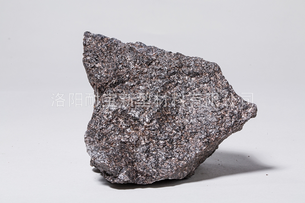 傾倒?fàn)t棕剛玉